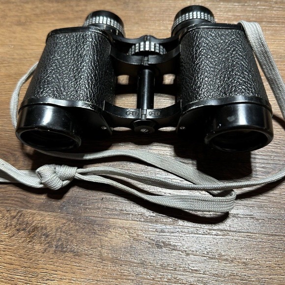 Vintage‎ Monarch 8x30 Feather Weight Binoculars Coated Lenses - Picture 8 of 15